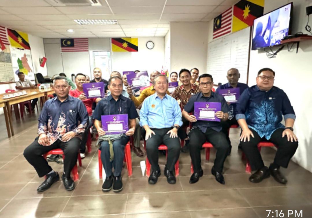 7 Sekolah Mubaligh Di DUN Kedup Terima Cek UNIFOR