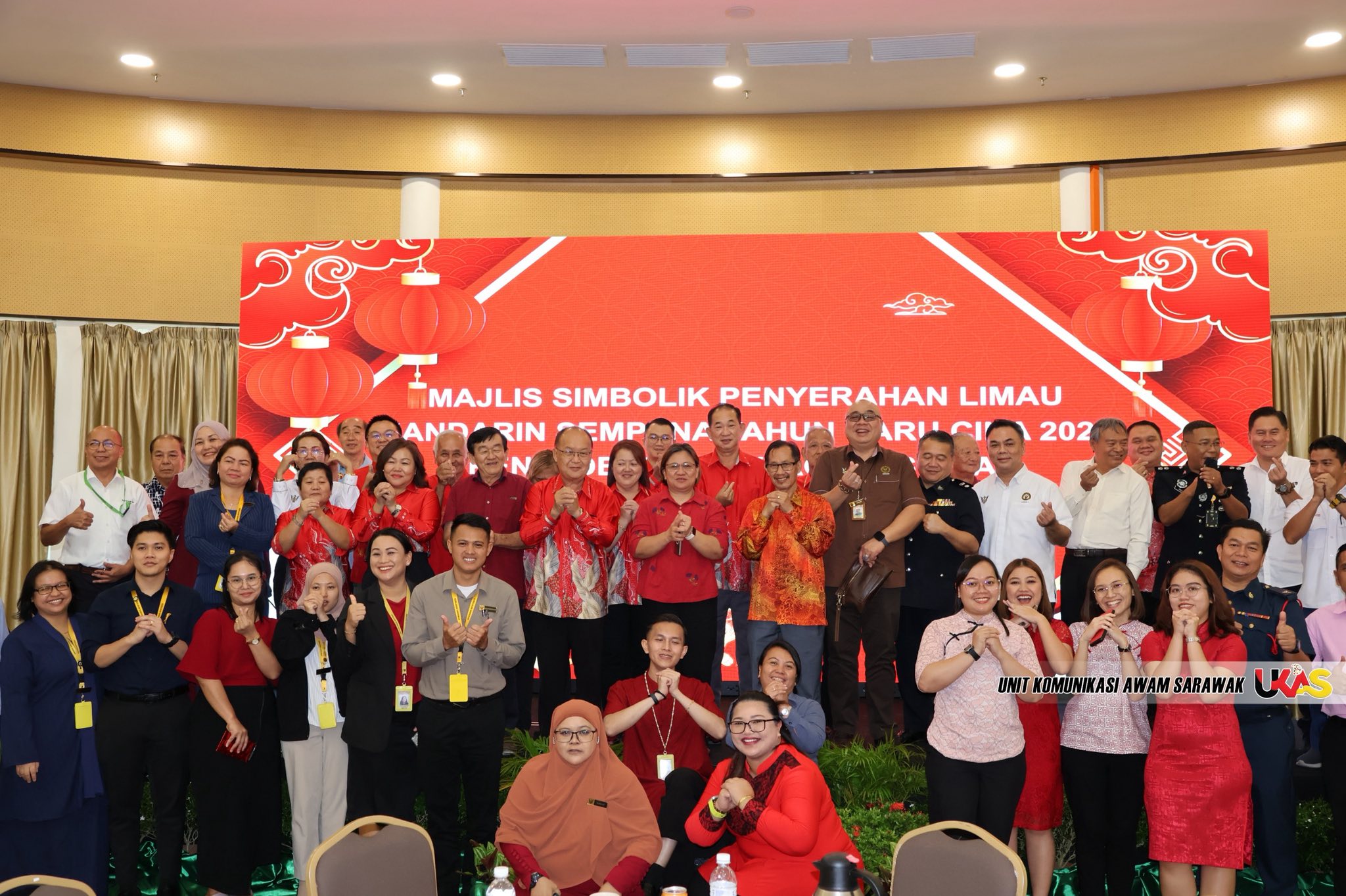 Penyerahan Limau Mandarin Cerminkan Keharmonian & Perpaduan Masyarakat